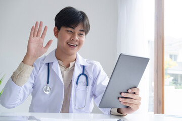Doctor online communication network with patient.