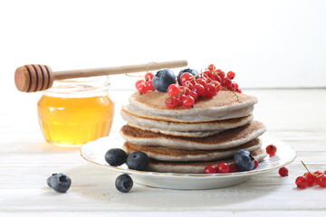 pancakes with berries