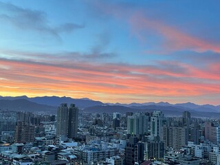 Obraz premium sunrise over the city