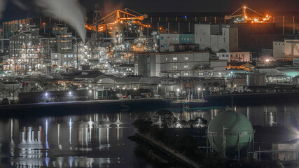 Fototapeta premium 工場夜景 素材 コピースペース