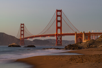 Golden Gate Bridge Art-zonsondergang genomen vanaf het strand