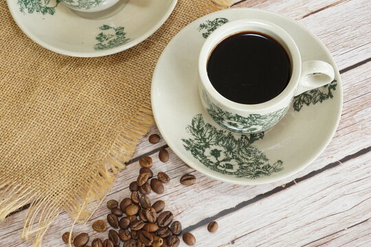 Traditional Oriental Chinese Kopitiam Style Black Coffee In Vintage Mug