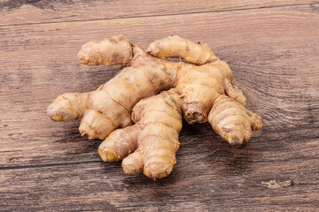 Natural organic raw ginger root