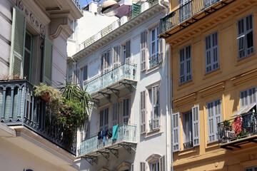 Sanierte Altbauten des 19. Jahrhunderts im Viertel Jean-Médecin und in der Innenstadt von Nizza,...
