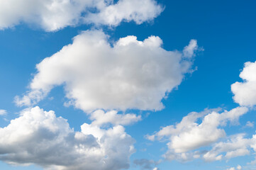 Naklejka premium Blue sky with white clouds, summer beautiful sky