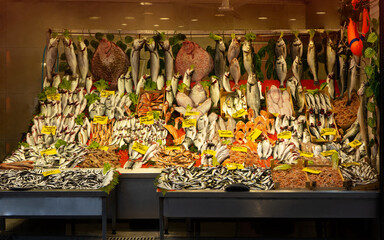 Fish shop, mixed type fish and fish stand