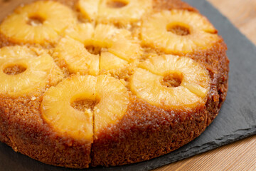 Cake with caramelized pineapple rings