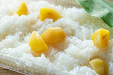 秋の味覚　栗おこわ