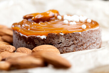 caramel tartlet with milk cheese filling and lots of salted caramel
