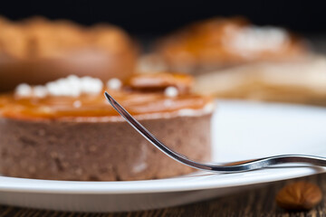 tartlet with milk cheese filling and lots of salted caramel