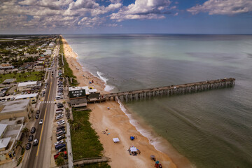 Obraz premium Aerial view of the beach in Flagler Beach, Florida, shot from a drone