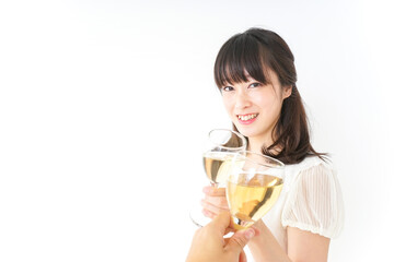 ワインを飲む若い女性