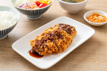 Tonkatsu - Japanese pork cutlet deep fried with rice set