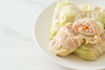 Minced Pork Wrapped in Chinese Cabbage or Steamed Cabbage Stuff Mince Pork