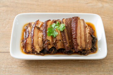 Steam Belly Pork With Swatow Mustard Cubbage Recipes or Mei Cai Kou Rou