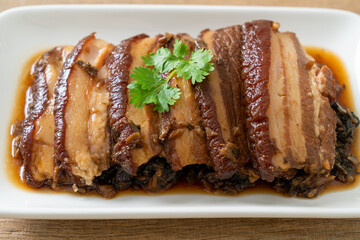 Steam Belly Pork With Swatow Mustard Cubbage Recipes or Mei Cai Kou Rou
