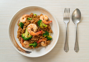fried rice with broccoli and shrimps