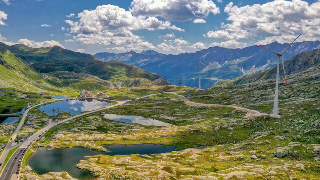 Die ganze Gotthard Passh&ouml;he aus der Luft betrachtet, Schweiz (August 2021)