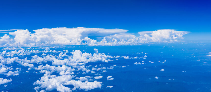 積乱雲　かなとこ雲　空撮　【 夏 の 天気 急変 イメージ 】