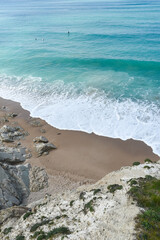Panorama vertical du rivage de l'océan atlantique depuis les falaises de Bidart au pays basque