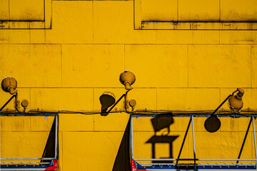 移転後の店舗壁面