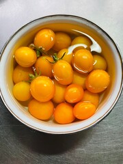 bowl of oranges