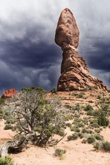 Zelfklevend Fotobehang Balanced rock in Arches National Park © Fyle