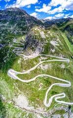 Der alte Tremola-Pass aus der Luft betrachtet, Schweiz (August 2021)