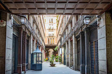 Naklejka na ściany i meble ciudad antigua y monumental de Barcelona en España