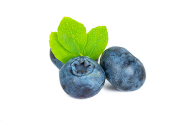 blueberries with leaves