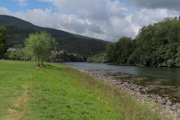 Fototapeta na wymiar Fluvial beach formed by the river Sil, in the village of San Clodio, province of Lugo, Spain.