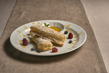 Apple strudel with honey