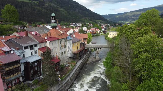 Murau, Obersteiermark, &Ouml;sterreich (Mur River in Murau, Upper Styria, Austria)