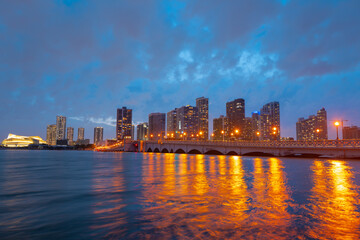 Obraz na płótnie Canvas Miami at sunset. Miami Florida, colorful skyline of Macarthur causeway.