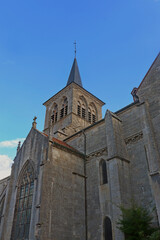 Fototapeta na wymiar Bourgogne - Côte d'Or - Flavigny-sur-Ozerain - Tour carrée de l'Eglise saint-Genest