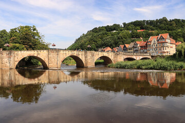 Hann. Münden; Alte Werrabrücke mit Ortsteil Blume und Questenberg