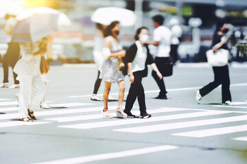 横断歩道を渡る人々 ビジネスイメージ