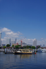 快晴の港町横浜の風景