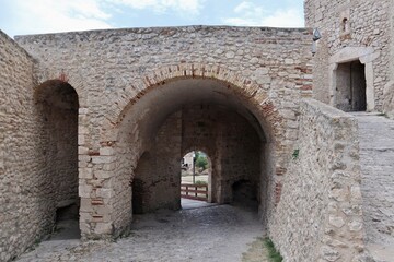 Isole Tremiti - Uscita del Castello dei Badiali dal Torrione del Ponte