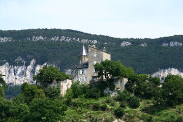Fototapeta na wymiar Le château de Châtillon dans le département de la Savoie en France
