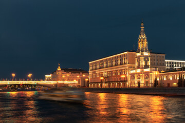 Obraz premium Evening view on Moscow cityscape and The Saint Sophia Church in Middle Sadovniki across the Moskva river