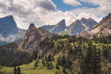 Obraz premium Widok z Cinque Torri na Dolomty Alpy