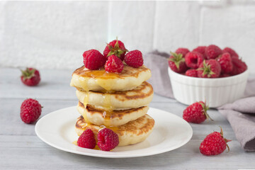 Pancakes with honey and strawberry. Tasty breakfast. delicious dessert. 