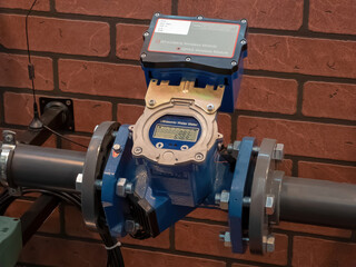 Ultrasonic water meter with wireless communication module