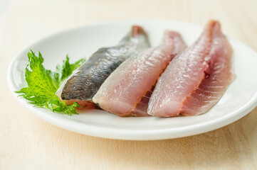 三枚におろしたアジ