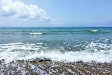 Fototapeta na wymiar seascape - Sky and blue sea with waves