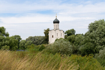 Fototapeta na wymiar The Church of the Intercession of the Holy Virgin on the Nerl River or 