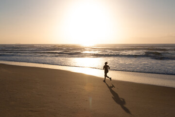 Running woman Sunset sunrise beach sand sea background por do sol nascer do sol 