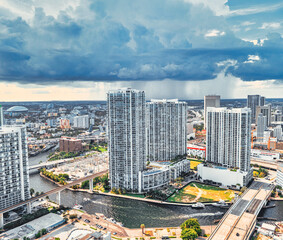 Fototapeta na wymiar city skyline heights views Miami Florida