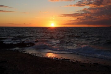 Fototapeta na wymiar sunset on the beach in Brittany 